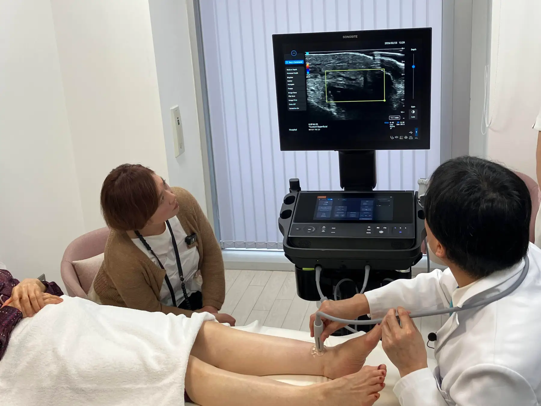 当院でSonosite LXを使った診察の様子